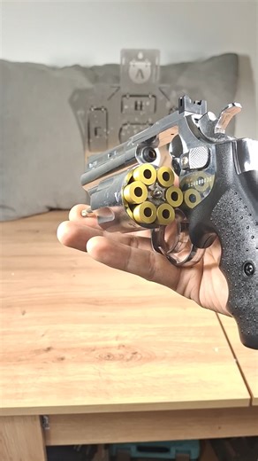 Airsoft revolver