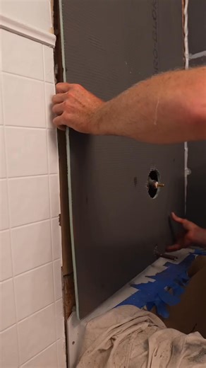 Hydro-blok waterproof tile backerboard installation 🤩🤩🔥🔥 #homeimprovement #bathroomremodel #bathroomremodelingteacher #diy #tile #shower | Bathroom Remodeling Teacher