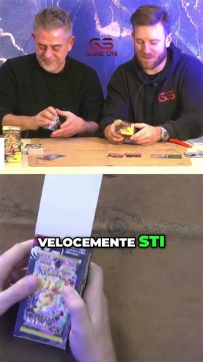 Primo Box Pokémon Italia: Apre la Collezione Incredibile! #shorts