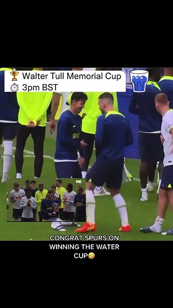 Boods.bants (@boods.bants)’s videos with Monkeys Spinning Monkeys - Kevin MacLeod & Kevin The Monkey