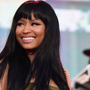 #NickiMinaj has a wardrobe malfunction #BETBreaks | BET Music