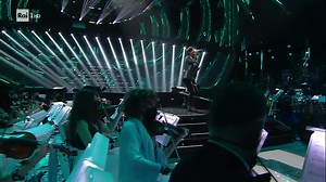 “Dio delle città e dell'immensità” L’esibizione integrale è su RaiPlay → https://bit.ly/3uw09B8 Fabrizio Moro #UominiSoli #Sanremo2022 | Festival di Sanremo