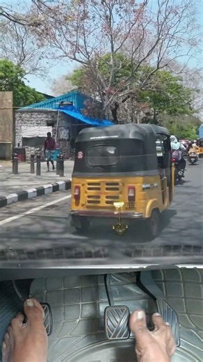 sudden brake reaction in traffic 😳 clutch & brake control | pov driving india | ‪@Pov_with_Saby‬
