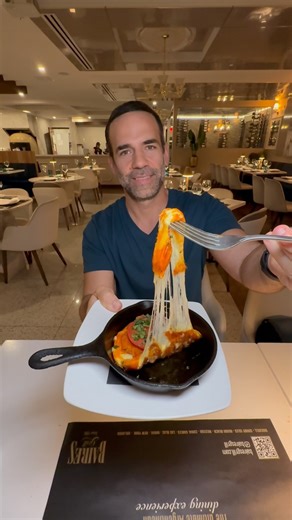 Grilled provolone cheese with salchicha parrillera 🇦🇷🧀🔥