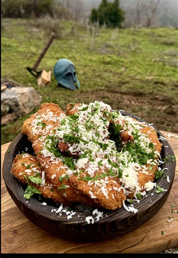 🇬🇷 Garlic butter fried chicken 🔥⚔️ Recipe by @fatkitchens #outdoorcooking #wilderness #friedchicken #chicken #fyp