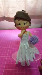 3.4K views · 59 reactions | Detalhes dessa princesinha que está esperando seu noivo aparecer..haha  JÁ ENCOMENDOU A SUA?  ÚLTIMAS VAGAS PARA SETEMBRO ORÇAMENTOS CHAMA INBOX | Topo de Bolo Fofinho | Facebook