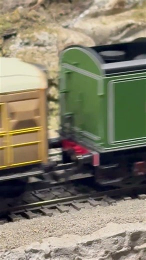 Hornby LNER Gresley P2 #2002 'Earl Marischal' With Steam Generator Heads East With The Five Teaks