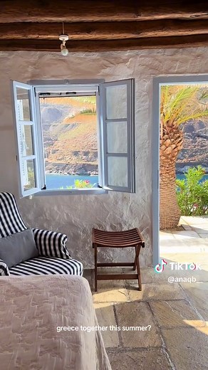 Greece Summer Travel: Santorini to Milos Ferry Guide