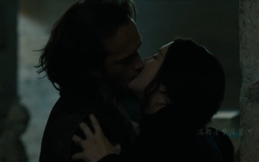 【法式舌吻】吞噬吮吸吻|吻到嘴巴红肿|抵在墙上深吻|完全不给呼吸的余地喘着粗气边吻|拥吻|激吻|kiss