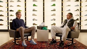 On this week’s Manning Hour, @philadelphiaeagles QB @jalenhurts joins Cooper Manning to talk about what it means to him to represent @jumpman23, and discuss his mentorship program in Philadelphia 🙏 | NFL on FOX