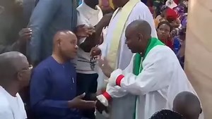 134K views · 3.1K reactions | "Hard man is crying ooo" - Moment singer Davido br0ke down in tears ♥️♥️♥️ | Gistlover | Facebook