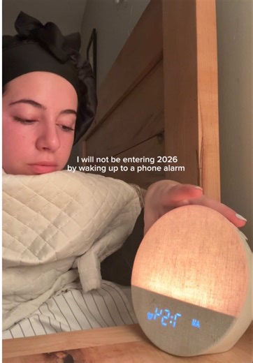 you don’t need to spend $170 on one. had mine for 2 years and she’s perf. #morningroutine #newyeargoals #sunrisealarmclock #morningsun #alarmclock