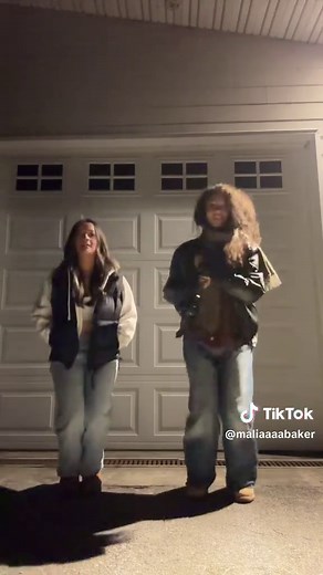 Malia:) (@maliaaaabaker)’s video of malia baker