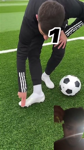 Curve shorts tutorial #freestyle #footballsoccer #viralmusic