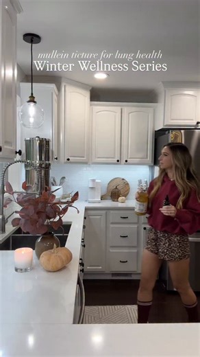 4.6K views |  Drop a “T” for a direct link to my favorite mullein tincture! Benefits of Mullein: - Detoxifies the lungs - Removes mucus from the lungs - Helps to relieve ear aches - Anti Inflammatory - Treats coughs & colds - Helpful with allergies This is not medical advice! Please contact your doctor if you have any questions regarding your health & taking this supplement. | Lindsay // UGC Creator | Facebook