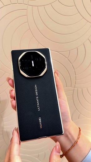 Is this wallpaper for Huawei's tri-fold phone authoritative enough? Huawei Mate XTs Extraordinary Master Black #Huawei Trifold #Huawei MateXTs Extraordinary Master #Hongmeng 5 Big Difference #HuaweiMobile | Tech way