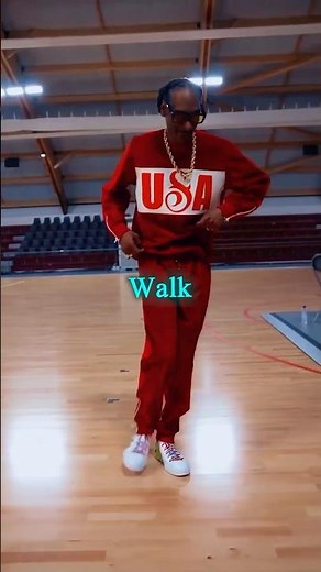 Snoop Dogg on the Crip Walk 🔷 and Blood Walk 🩸