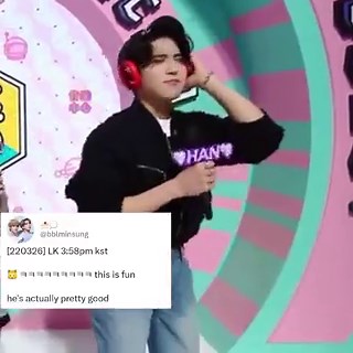 when MC han covered for lee know and lee know was giving his own live commentary on bubble
