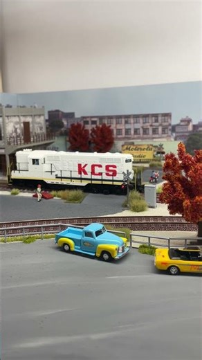 Walthers EMD GP9 KCS - 602 #walthers #hoscale #emdgp9 #esuloksound #kcs