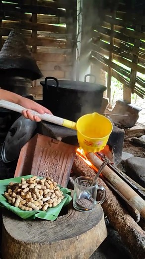 alhamdulillah nostalgia ngopi dapur jaman dulu #pedesaan #jowopride #pemandanganpegunungan