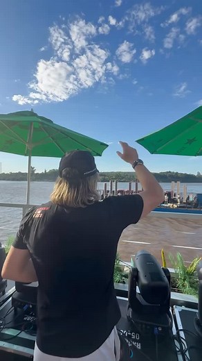 44K views · 921 reactions | GRAVAÇÃO DO ESPECIAL DE 40 ANOS DA @sanmarinooficial, EM PORTO MAUA/RS! ESSE DIA MAIS QUE ESPECIAL MERECE UM SOTIGOL NA ESTRADA! ⚡️@slok.br  @acentralresolveoficial  @kto_brasil  @olina_lab 數 @domhygino | Sandro Sotilli | Facebook