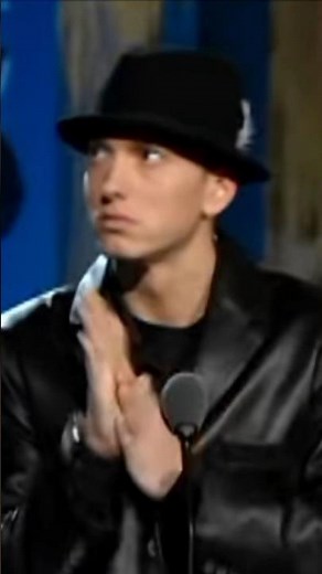 🔥 Eminem’s Iconic Vibe in His Run-DMC Tribute Speech. #eminem #shorts #rundmc