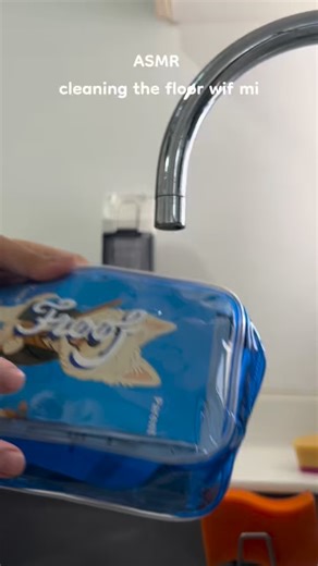 ZuShin on Instagram: "Not sponsored — tried, tested, and genuinely loving it. Living alone has forced me to grow out of my age circle real fast. After years of comparing which floor cleaner works best at NTUC and Sheng Siong, I just want to give my friend @froofpets a big shoutout for their floor cleaner and fabric wash. I was chatting with Taf about the birth of Froof and her journey sourcing the recipe. It’s never easy being a business owner, so to send a little support, I decided to make this