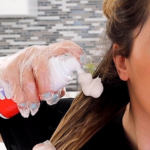 At-home hair-dye kits are often messy, hard to use, and full of harsh chemicals. But the Hally Color Cloud hair-dye foam wants to change that — here’s what Insider producer Caroline Aghajanian thought about their new foam kit. | Insider Beauty