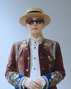 216K views · 4.9K reactions | DON'T MISS G-DRAGON 2025 WORLD TOUR IN LA. SEPTEMBER 5 & 6 AT CRYPTO.COM ARENA. Tickets on sale now at https://crpto.la/gdragon25fb. #GDRAGON #GD #위버맨쉬 #GDRAGON2025 #GDWORLDTOUR2025 #GDWORLDTOUR #LOSANGELES #090525 #090625 | Crypto.com Arena | Facebook