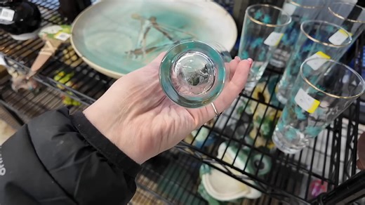 SCORE! It's a good day when I can fill my cart at Goodwill. #thrift #thrifting #goodwill #goodwillfinds | Crazy Lamp Lady