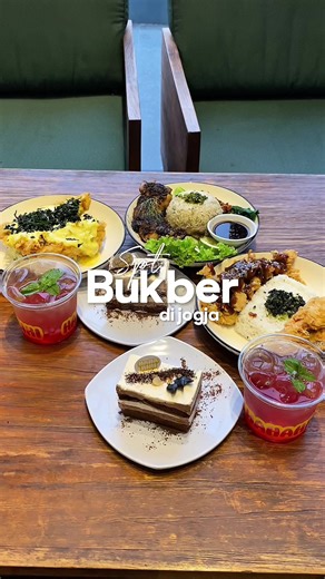 BUKBER DI JOGJA CUMA 30 RIBUAN DAH DAPET CAKE?! 🍰😱 Sumpah ini jarang ada yang tau di daerah Sorosutan! Tepatnya di Hahahihi Coffee, paket Ramadan Kareem-nya gak main-main. 💸 Cuma mulai 30 Ribuan aja, kalian udah dapet paket komplit: ✅ Makanan Berat (Kenyang!) ✅ Minuman Seger ✅ FREE Chocolate Cake buat takjil/dessert! Gak perlu pusing cari tempat bukber yang affordable tapi tetep proper. Tempatnya asik buat ngumpul, lokasinya di Jl. Ki Ageng Pemanahan. Buruan share ke grup circle kalian, janga