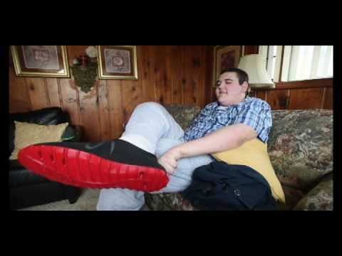 Broc Brown gets new size 28 shoes from Feetz