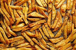 How to make crispy chips at home using a bowl of water