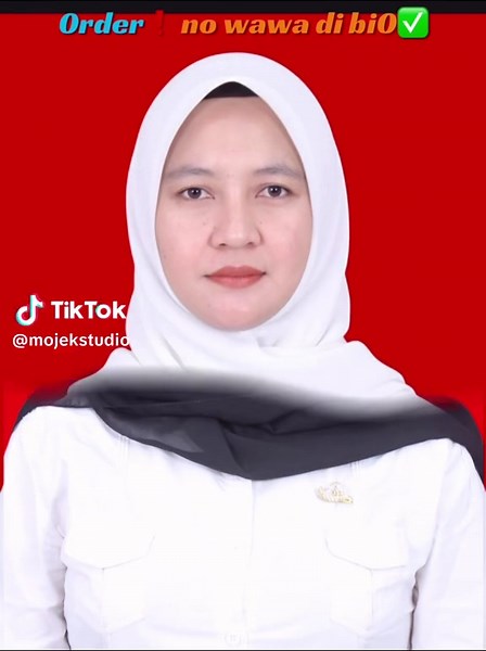 Jasa Edit Foto Kemeja Putih dan Hijab