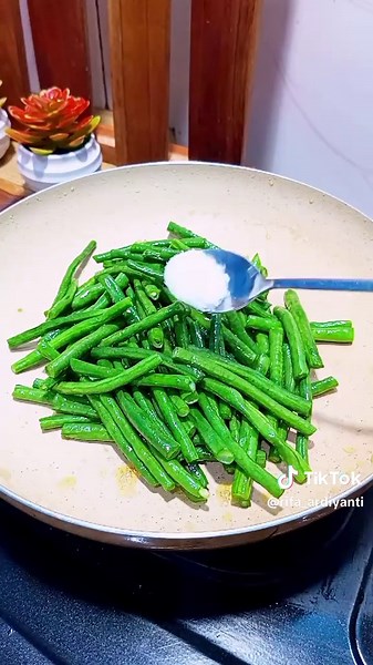 Rifa ardiyanti on TikTok