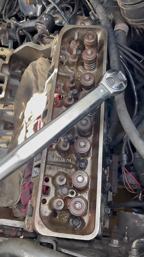 Understanding Car Engine Valve Train Components