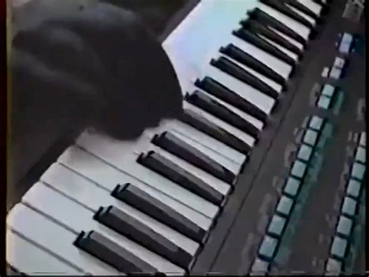 Yamaha DX100 Synthesizer Commercial (1986) | Computer Love Records