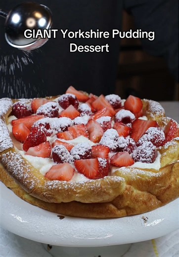 Yorkshire pudding… dessert version 🤩 #yorkshirepudding #roast #british #britishroast #easyrecipe