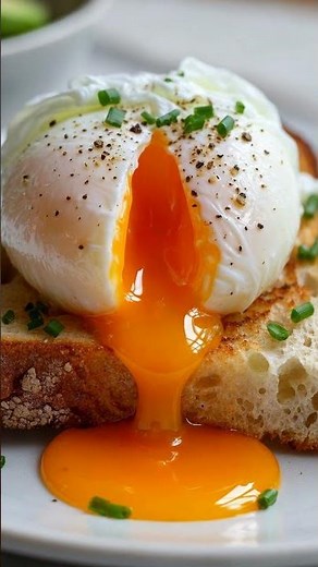 🔥 This Runny Yolk Poached Egg on Toast Will Blow Your Mind 🤯 #healthybytes #cookingathome