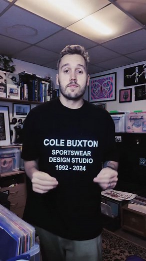 NEW IN: 💛❤️🤍 Morrissey - ‘Rapado’ - Suedehead 🇦🇷 Argentinian 12” Single / Promo Stamped Labels EMI - 12 POP 1618 Cover Star 🌟 Moz (1988) £75.00 SOLD 🔨 What a classic 🌟🌟🌟 Condition - Sleeve has some generalwear / ringwear as is common with these pressings and the thinner style sleeve VG Strong. Promo stamped labels, a few light hairlines either side VG still. Great item. All items are professionally cleaned 🧼 and stored in plastic polyinners. DM me for further information and pictures i