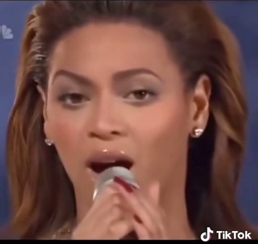 Beyoncé Performs Ave Maria for Christmas