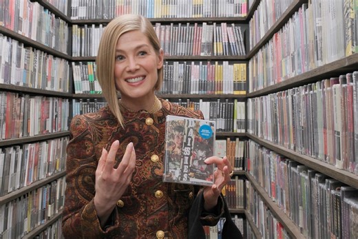 ✨Rosamund Pike's Closet Picks!✨ The actor selects Czechoslovak New Wave favorites by Miloš Forman and Věra Chytilová, shares her love for British realism and A TASTE OF HONEY, and talks about Agnès Varda’s daring depictions of womanhood. Shop Rosamund's Closet Picks! https://bit.ly/4jPGSBd | The Criterion Collection