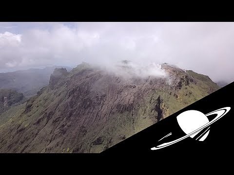 🪐Dans le cratère d'un volcan... - ASTRONOGEEK