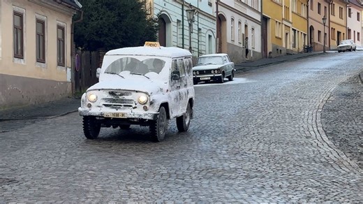 Zasněžené ulice i zamrzlé ruské lady. V Úštěku natáčí hollywoodský štáb, zatím bez DiCapria  - Novinky