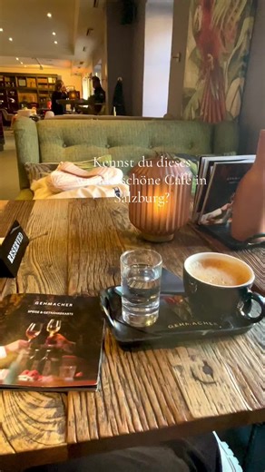 📍Salzburg 📍 (DE) Heute komme ich mit einer wunderbaren Empfehlung aus Salzburg: ein Ort, an dem man ruhig sitzen und seinen Kaffee in einer sauberen, entspannten Atmosphäre genießen kann. Im Gehmacher, mit Blick auf die Salzach, fühlt man sich nicht wie in einem Café, sondern wie im eigenen Wohnzimmer. Stilvolle Details, eine warme Atmosphäre und ein herzliches Service. Keine Werbung — nur eine ehrliche Empfehlung, weil es mir wirklich sehr gefallen hat. ☕✨ #salzburg #cozycoffee #cafe #austria
