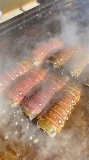 Lobster on the grill Hibachi LA #subscribe #foodie #cheflife #seafood #hibachi #lobster #steam #hot