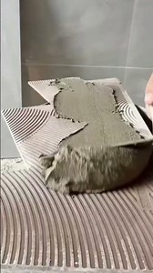 Installing modern prefabricated hollow blocks precisely using a laser level guide line