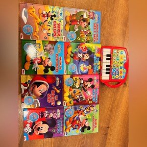 Disney Mickey Mouse Clubhouse My First Music Fun Keyboard and 8-Book set