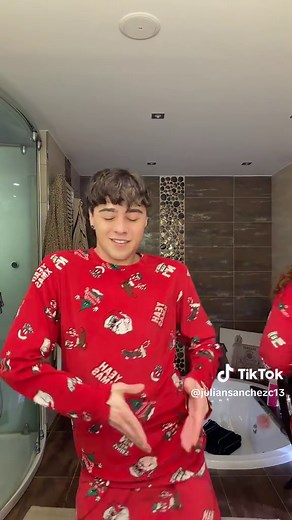 La divertida interacción entre Ryan Castro y su madre