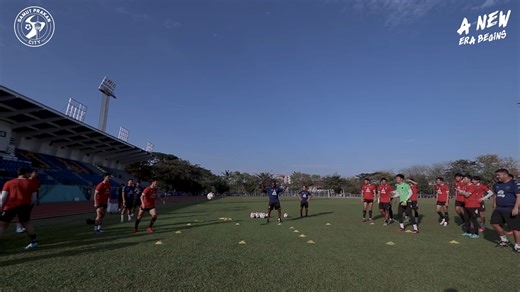 👊เต็มที่ตลอด 90 นาที แน่นอน💪 ภาพบรรยากาศทัพ “เขี้ยวสมุทร” สมุทรปราการ ซิตี้ ลงฝึกซ้อมเตรียมความพร้อมก่อนบุกเยือน เชียงใหม่ เอฟซี ในศึกไทยลีก2 2023/24 นัดที่18 วันพรุ่งนี้ เวลา 18:00น. สนามเทศบาลนครเชียงใหม่ พร้อมบทสัมภาษณ์ความพร้อมและความมั่นใจ 🎤 “อัชต์” จิรอัชต์ วิงวอน นักเตะของทีมสมุทรปราการ ซิตี้ | Samutprakan City